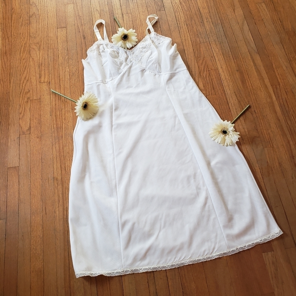 Vintage Slip or Dress / Farmhouse / Cotton Feel / Pretty Details / Size 38 / 60s